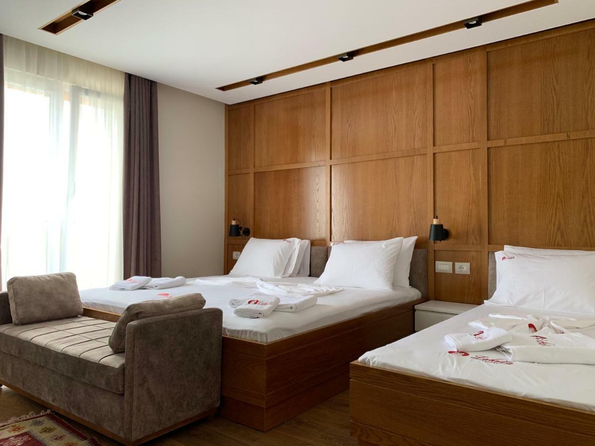 Lahuta Hotel *
